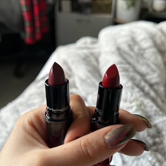 TWO mac cosmetics love me lipsticks NIB - Picture 5 of 8